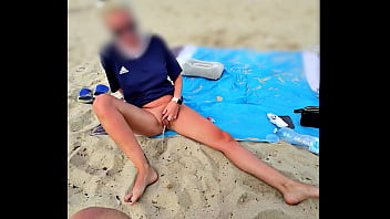 Fappking.com | Missspisss - update #10 - Mallorca beach - Nov 11, 2024