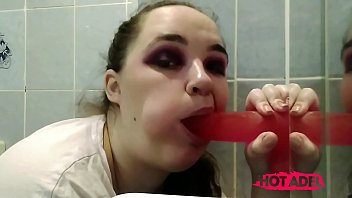 Fappking.com | BBW stepsister when alone at home sucks and jerks off 's dildo in the bathroom